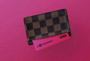 Альфа та Mono дозволили отримувати фізичні картки єПідтримка