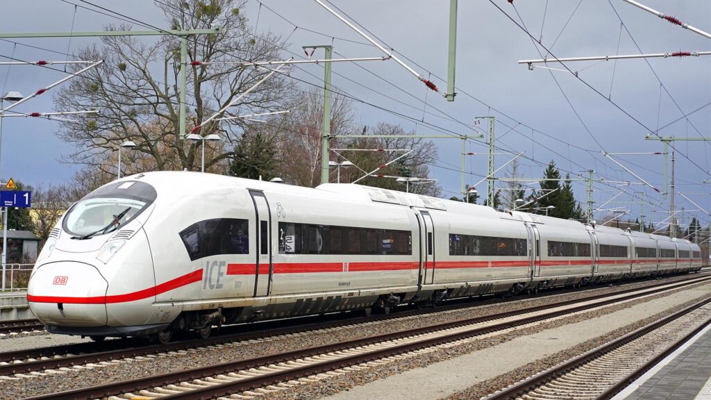 Німецька залізниця. Потяг категорії ICE