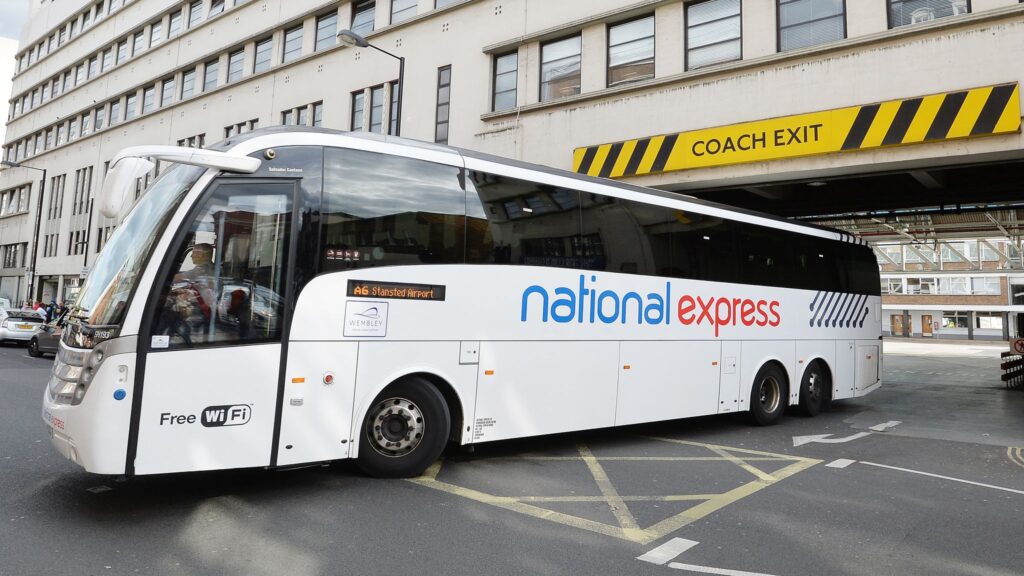 Nationall Express 1 Як дістатися до аеропорту Лондон-Хітроу: детальна інструкція