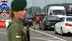 єЧерга на кордоні запрацює для легкових авто, але лише під кінець року