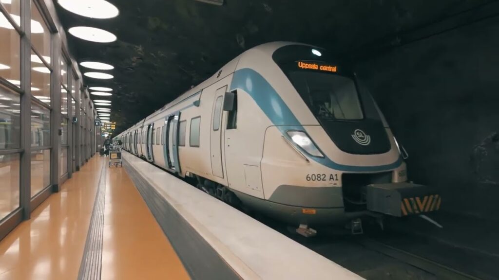 Приміські поїзди з аеропорту Стокгольма