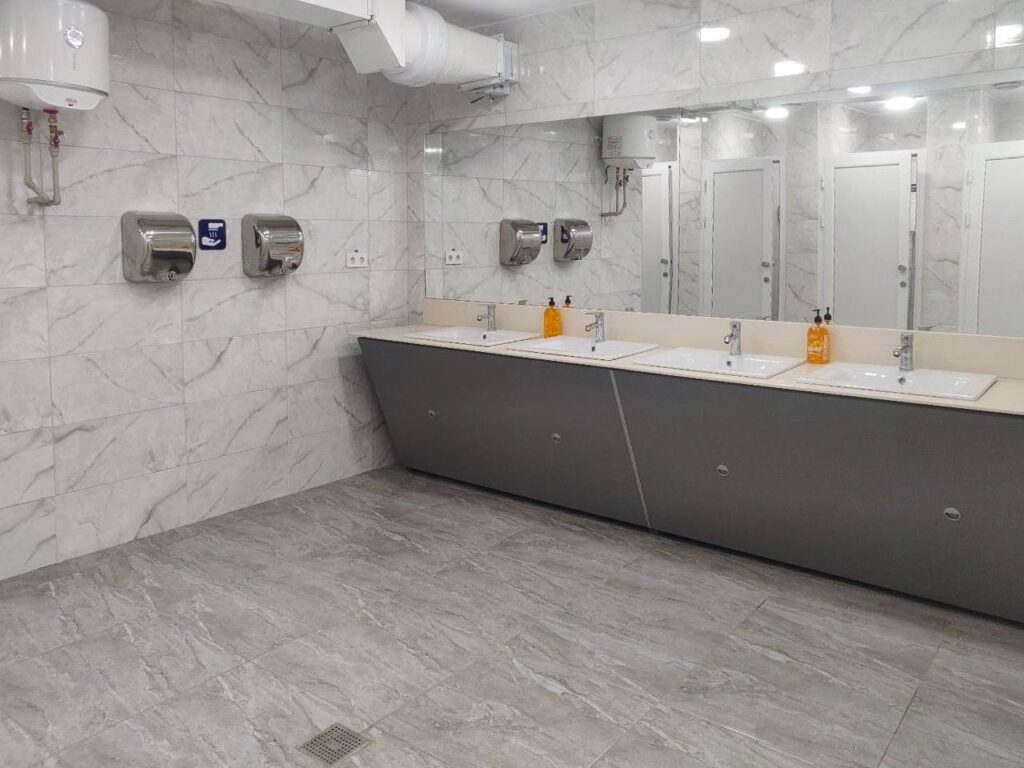 Інклюзивні вбиральні на вокзалі Харкова