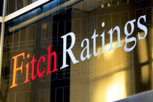 Fitch вивели Україну зі стану обмеженого дефолту, але незмінно вказує на ризики