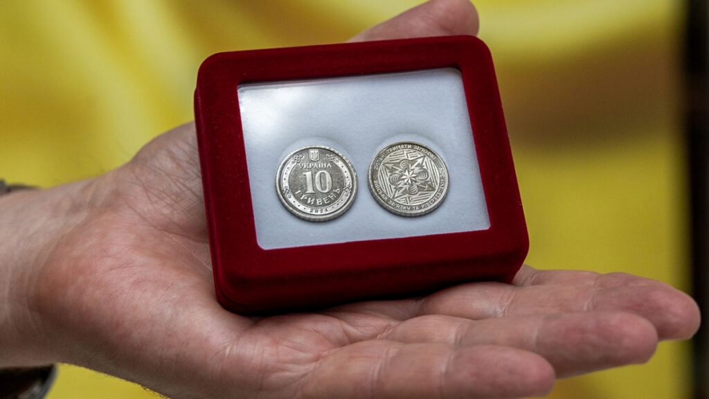 Moneta Viyska zviazku ta kiberbezpeky Zbroynykh Syl Ukrainy Монета “Війська зв’язку та кібербезпеки ЗСУ”: у яких банках можна купити