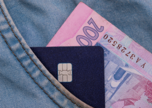 МВФ тиснутиме, аби Нацбанк активніше девальвував гривню