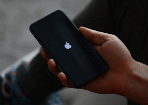 Чи варто спішити купити iPhone: наслідки тарифів Трампа для України