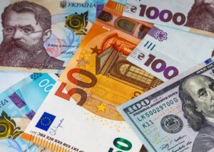 Курс євро замахнувся на рівень 50 гривень