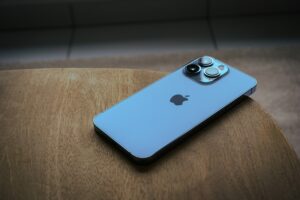 Виробництво iPhone у США зробить його втричі дорожчим