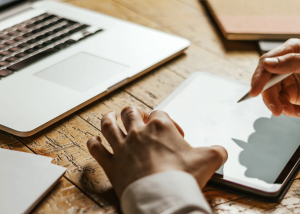 Податкова почала зіставляти дані про діяльність бізнесу з кількістю працівників для зменшення нелегальних зарплат