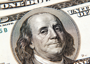 Аналітики на прикладі удару по Ірану побачили втрати позицій долара