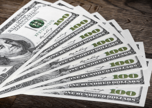 Світові банки очікують подальшого послаблення долара на тлі нової економічної політики США