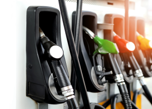 Подорожчання нафти поки не вплине на ціну пального в Україні – всі закупились на низах