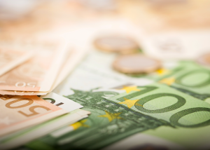 Курс євро може зрости до найвищого рівня з 2021 року – Bloomberg