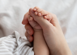 В Раді зареєстрували законопроєкт про збільшення виплат при народженні дитини 