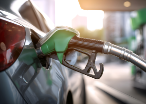 Ціни на пальне зросли внаслідок війни на Близькому Сході й здешевлення не очікується