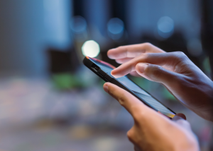 Мобільним операторам доведеться змінювати тарифи через роумінговий безвіз