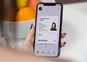 Уряд дозволив безкоштовно відновлювати водійські права та техпаспорт після обстрілів