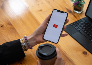 YouTube посилює контроль сімейних підписок Premium