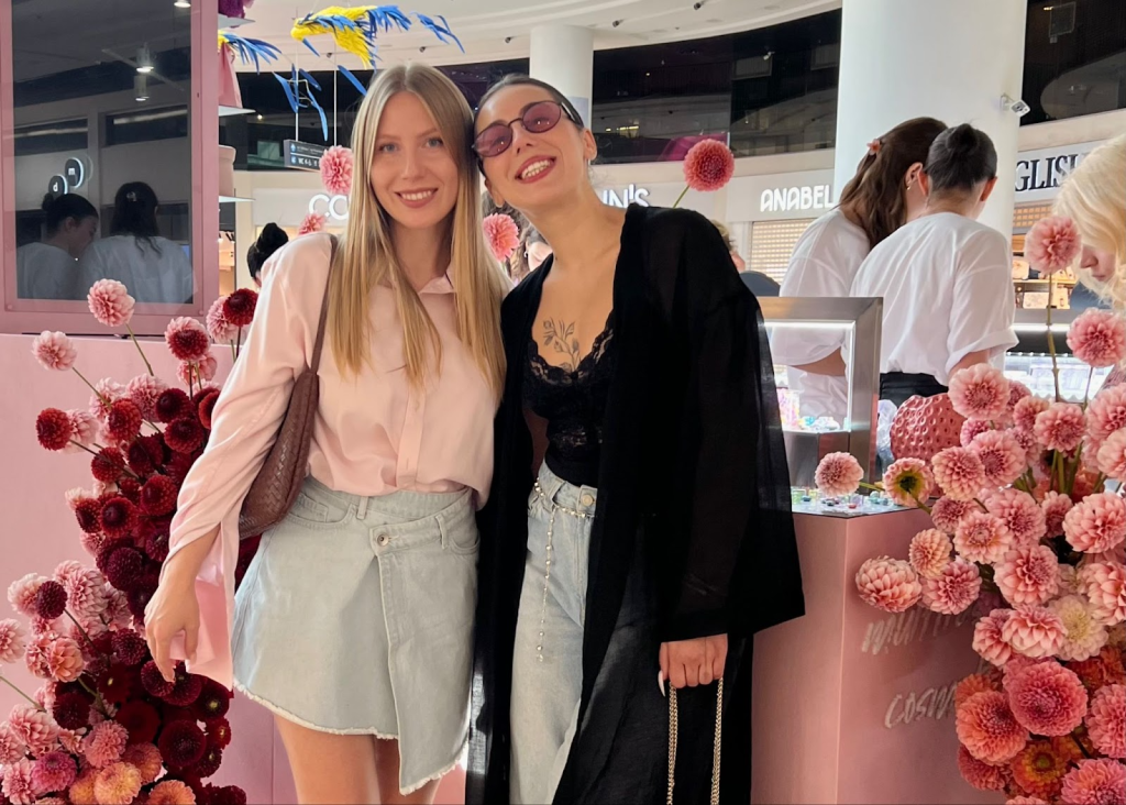 корнер Unico косметика Наталя Томчишин та Наталя Лапчак