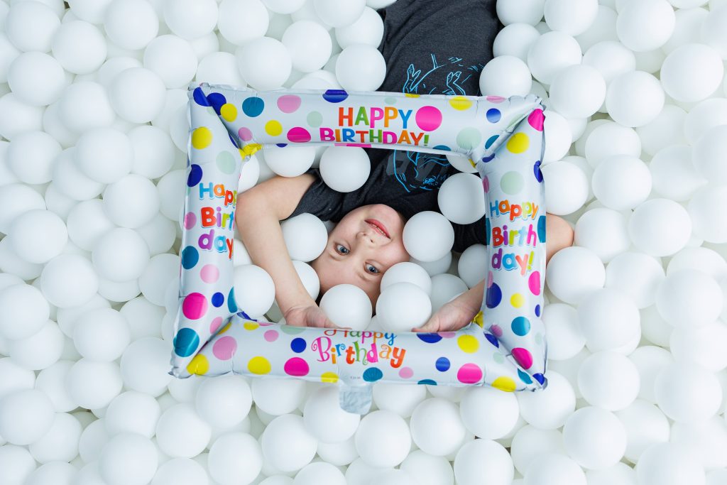 відсвяткувати день народження безпечно ідеї для святкування сухий басейн як отримати грант для бізнесу гранти для підприємців Єробота практичні поради