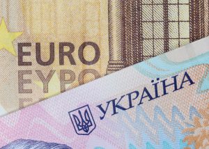 На фоні нового рекорду офіційного курсу євро, комерційний вже сягнув 50