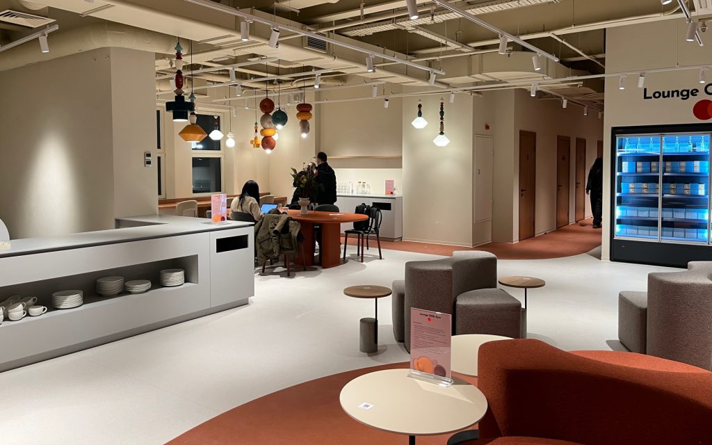 mastercard Lounge ONE Kyiv foto 2 Mastercard запустили lounge-зону на залізничному вокзалі у Києві