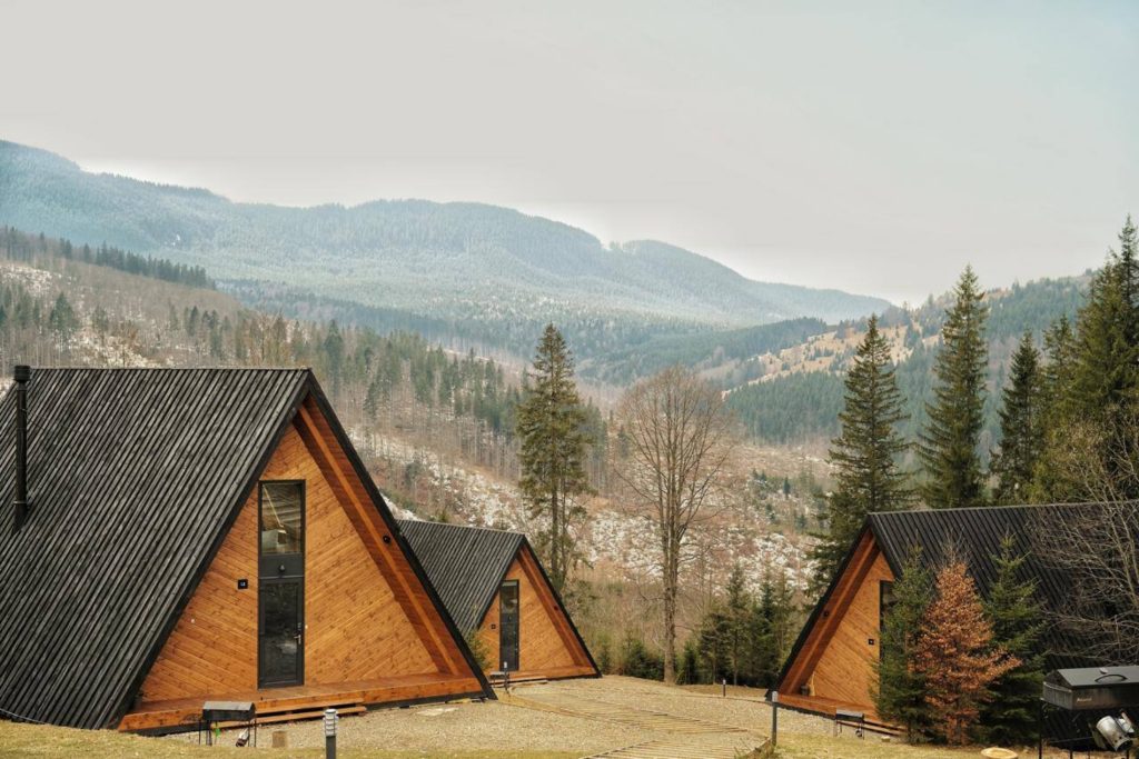 Уліс фото будинків серед гір